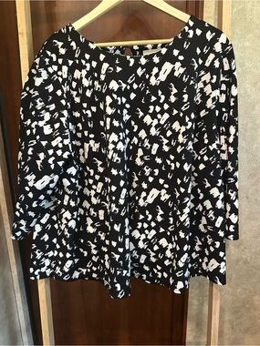 MELLODAY | Black & White Abstract | 3/4 to Long Sleeve Blouse | 3X